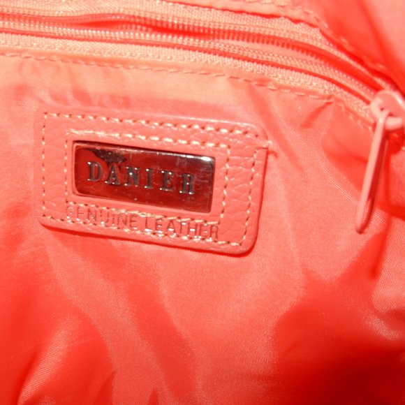 Danier purse - Picture 3 of 5